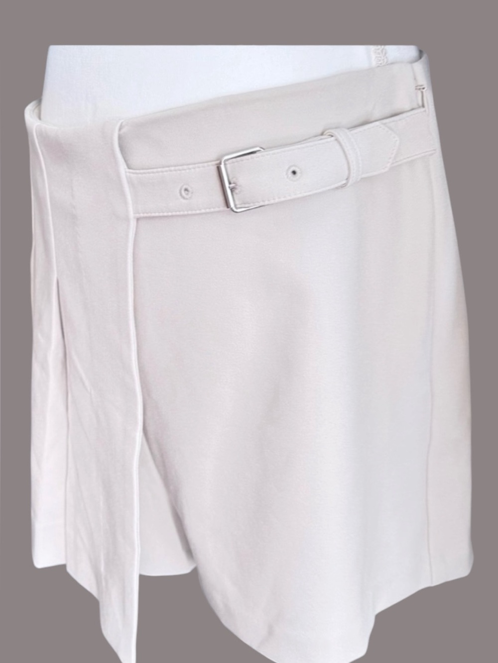 Express Creamy Nude Skort NWT